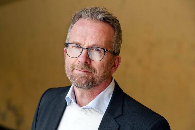 Geir Røsvoll, leder i Utdanningsforbundet, mener arbeidssituasjonen til barnehagelærerne må bedres for at flere skal søke seg til yrket. Foto: Stig Marlon Weston/Utdanningsforbundet
