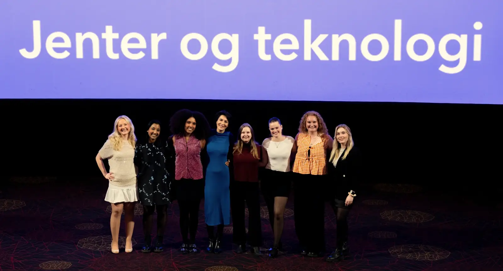 NITO og NHO: Hodeløst kutt i støtte til Jenter og teknologi jenter og teknologi foto nito bjarne krogstad