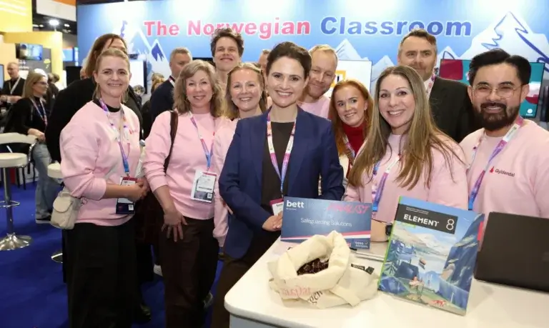 kari nessa nortun pa gyldendal sin stand