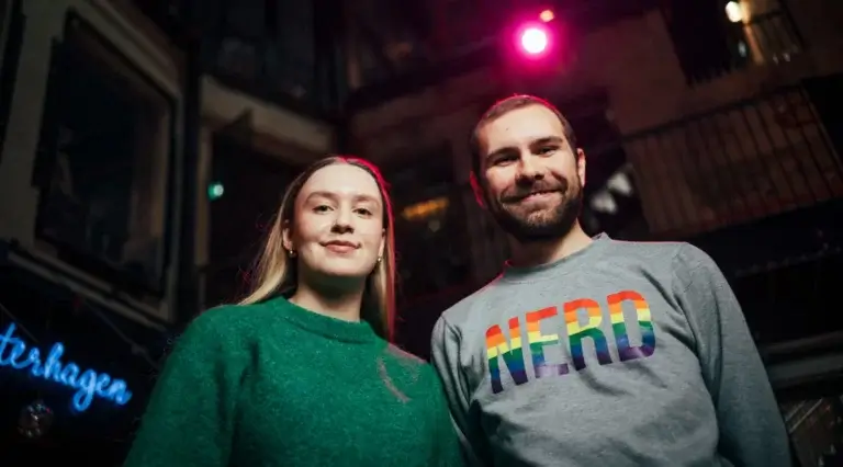 Maja Enerhaug Egge, leder i Press – Redd Barna Ungdom og Mathias Jørgensen, styreleder i Hyperion.
